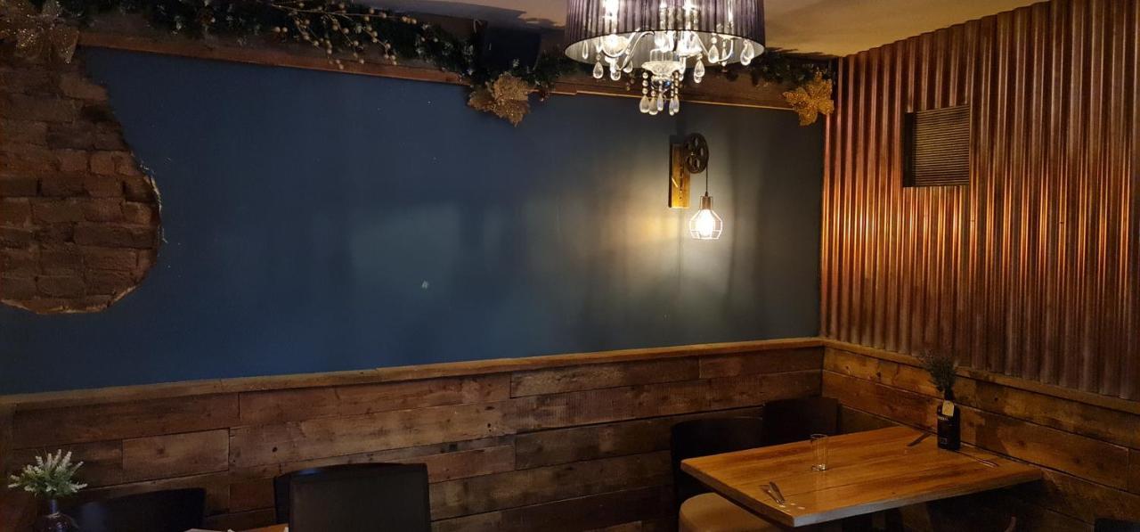 The Waterside Bar, Rooms & Restaurant Swinton  Exteriör bild