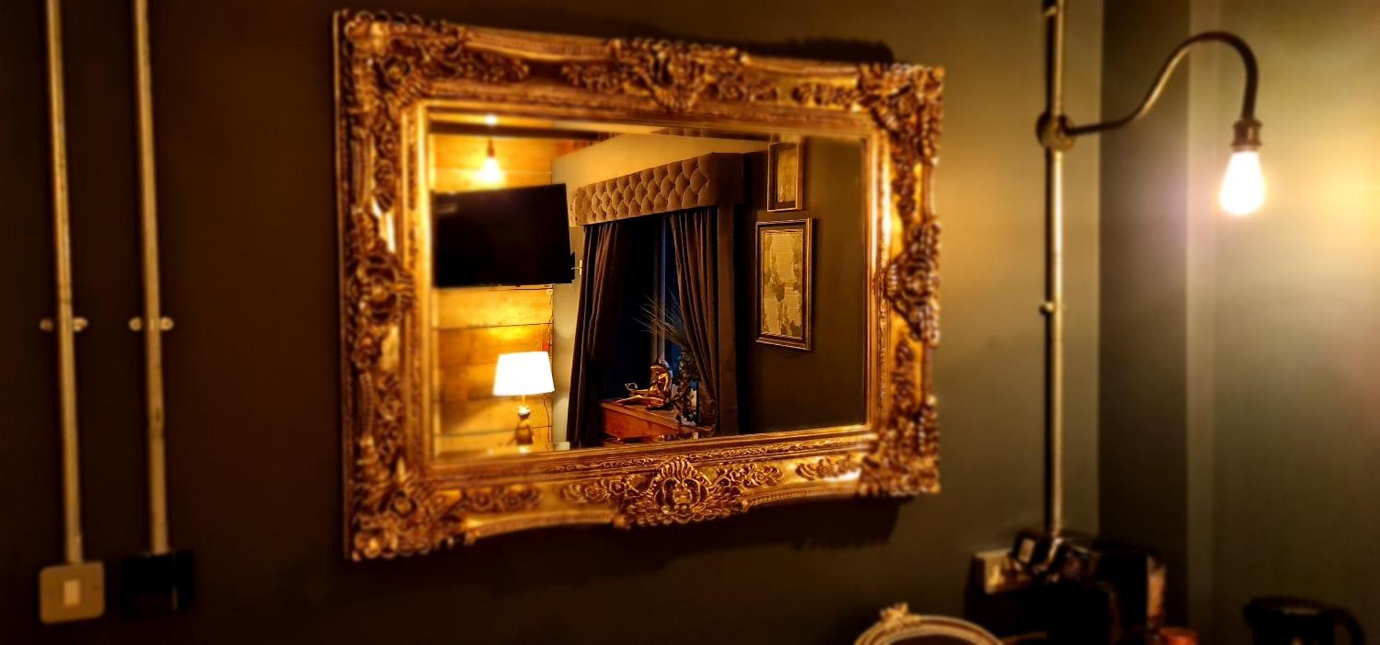 The Waterside Bar, Rooms & Restaurant Swinton  Rum bild